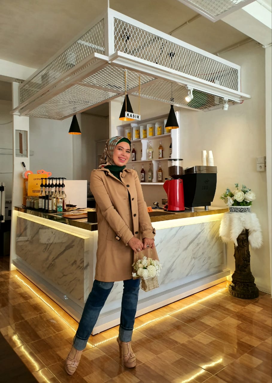 DEWI RESTIANA OKE
