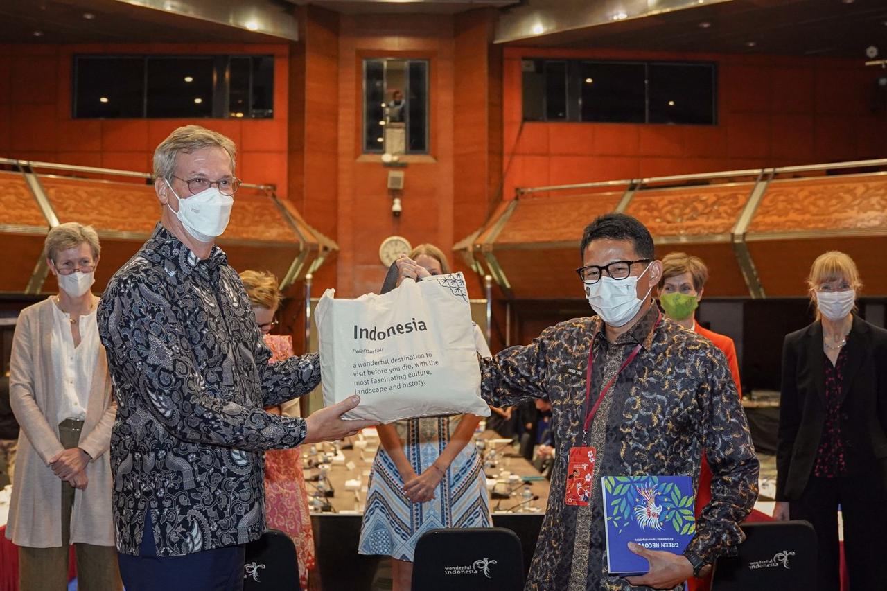 EROPA UTAMA