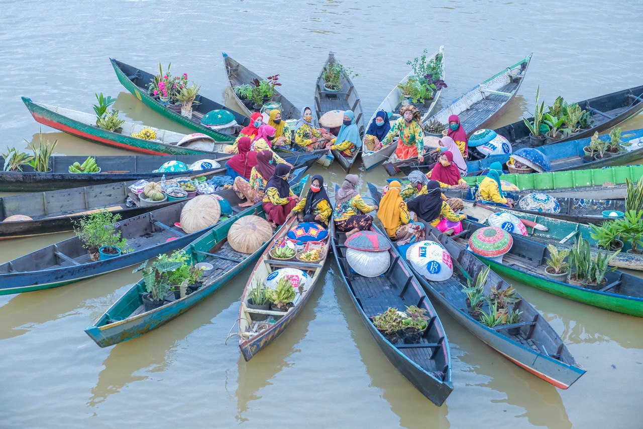 PASAR TERAPUNG 1