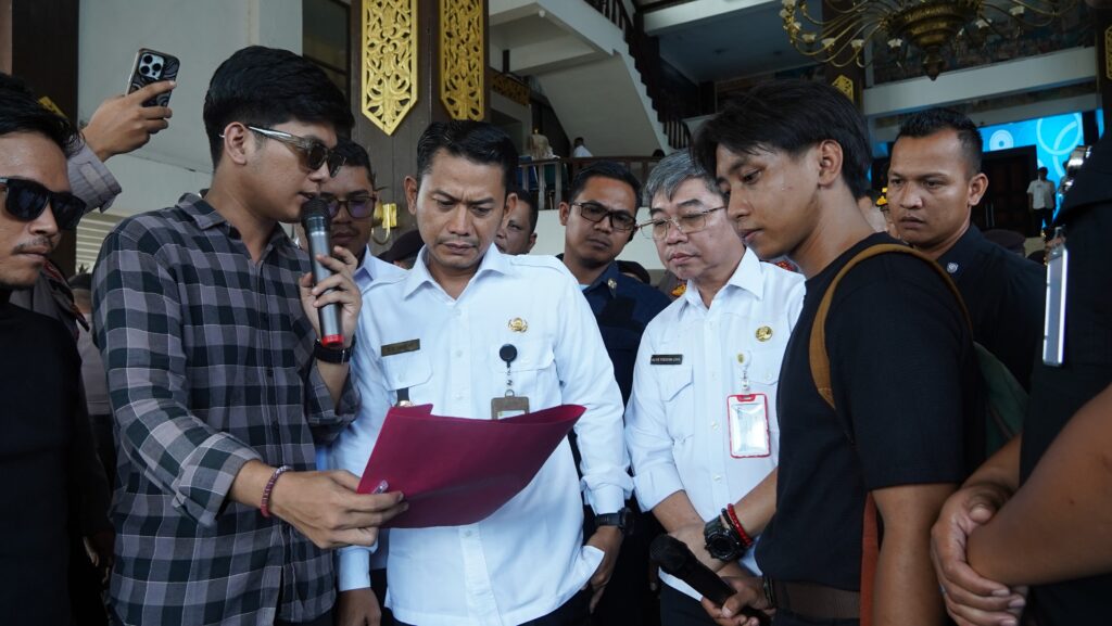 DEMO SAMPAH 1