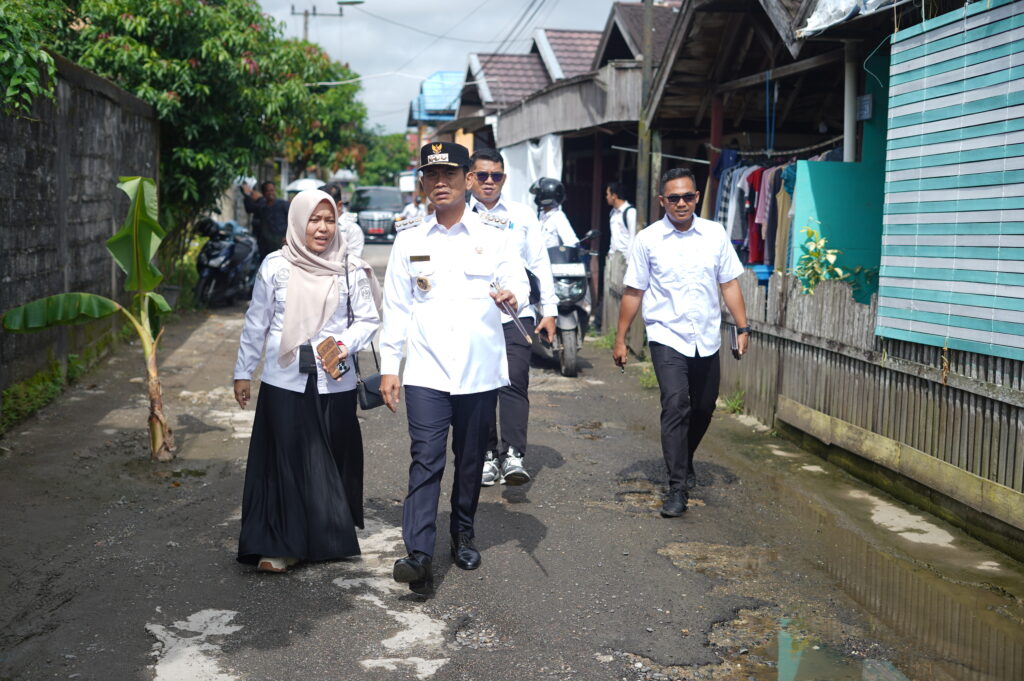 JALAN RUSAK MUFAKAT