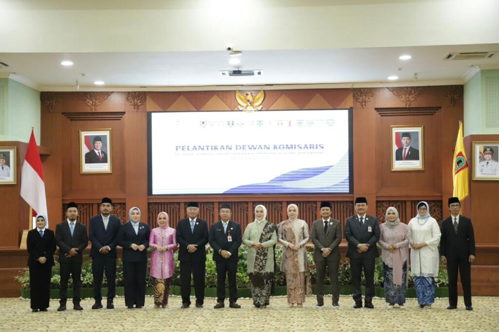KOMISARIS BANK KALSEL 2025 DILANTIK