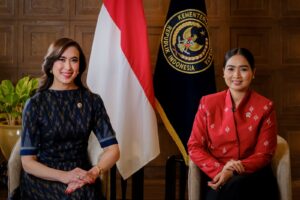 MENTERI JUMPA PERS