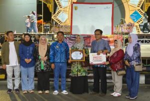 JUARA KAMPUNG MERAH PUTIH UTAMA