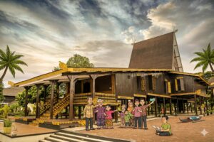 RUMAH BUBUNGAN TINGGI
