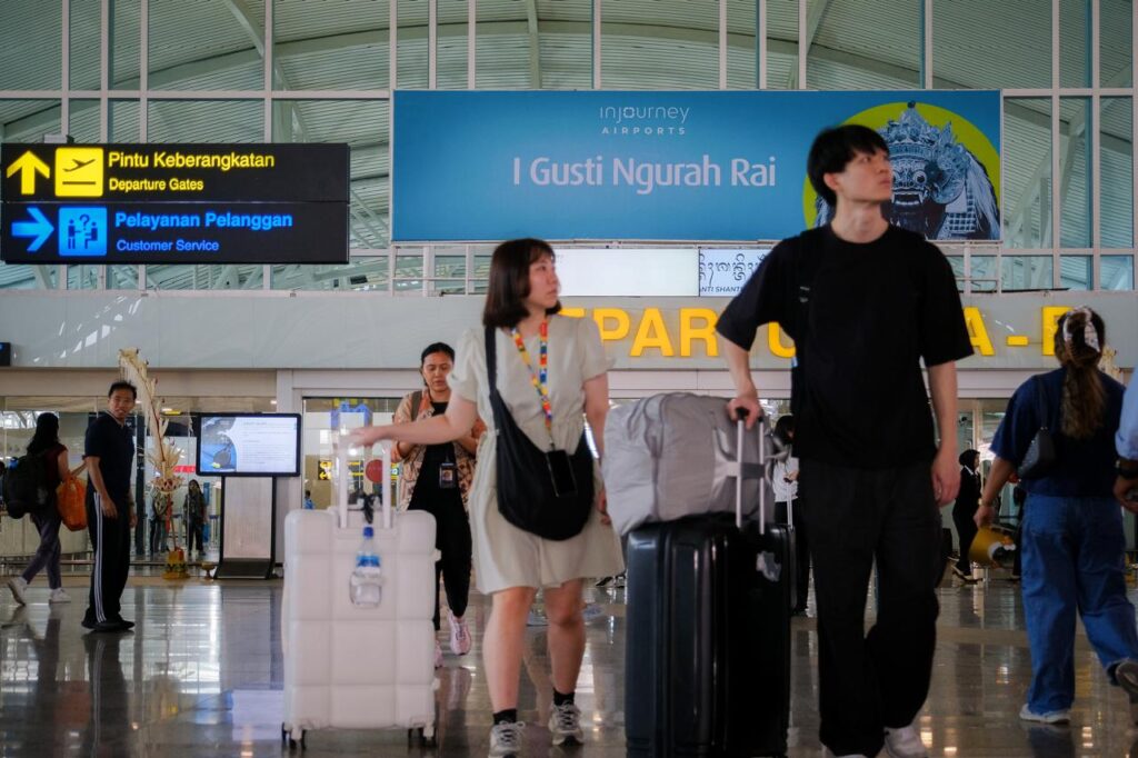 PARIWISATA KUAT