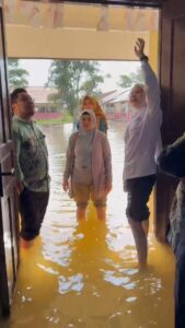 SEKOLAH TERENDAM BANJIR