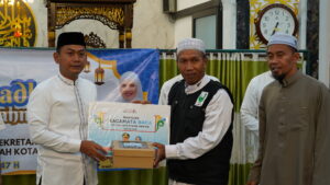 BUKA PUASA DAN KACAMATA