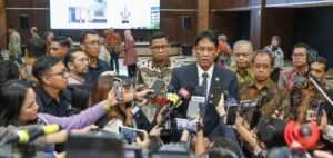 MENTERI KEUANGAN PURBAYA