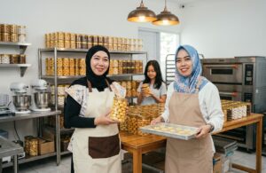 ENDY-CHUNAI BIKIN KUE NASTAR