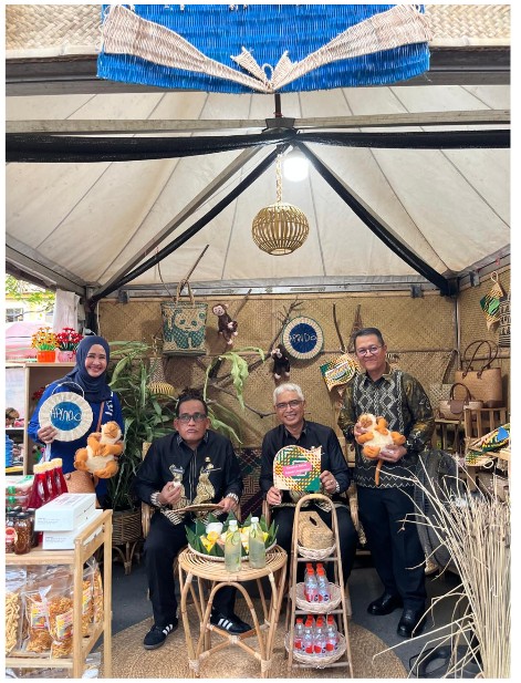 BUPATI DAN WAKIL DI HSU EXPO