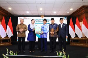 KETUA OJK - MENTERI AGAMA