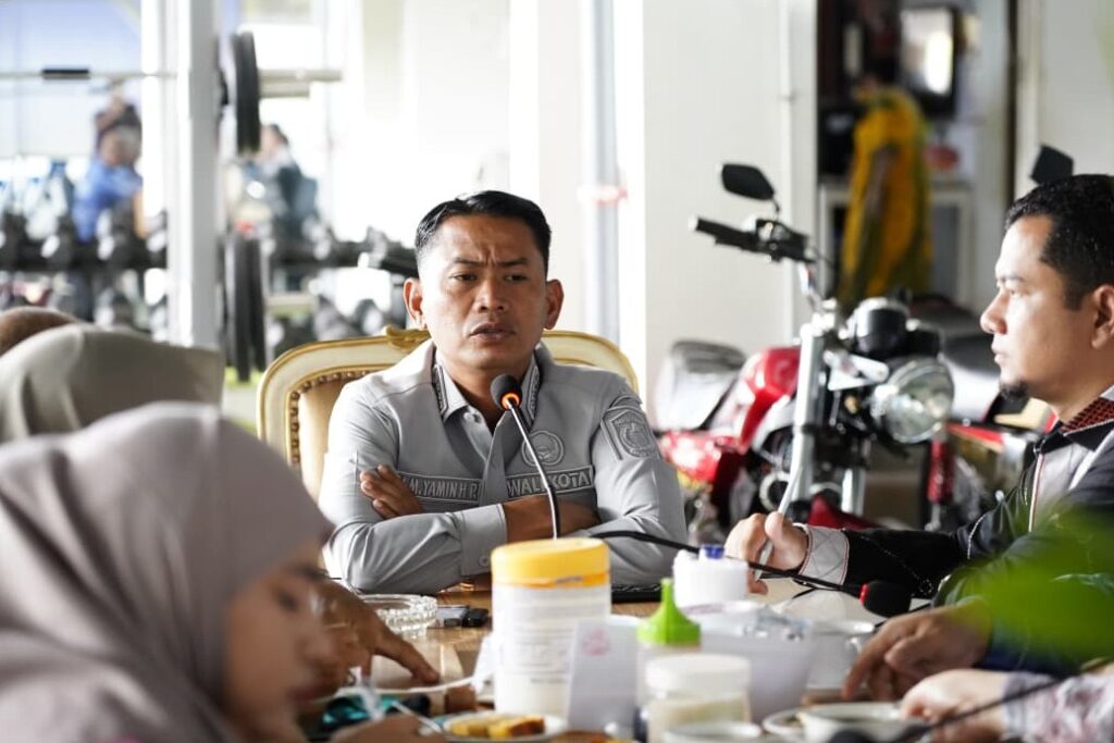 WALIKOTA DARURAT SAMPAH