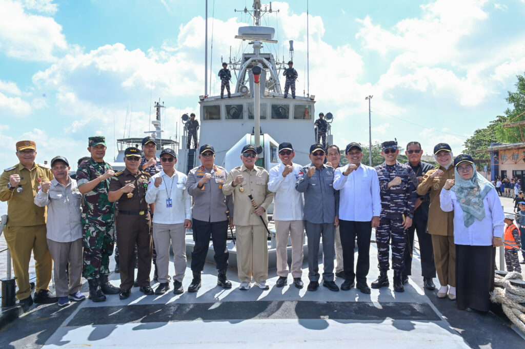 EKSPEDISI RUPIAH BERDAULAT