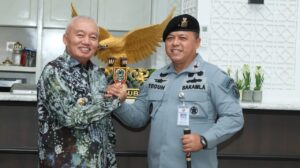 BAKAMLA -GUBERNUR DAN KOMANDAN