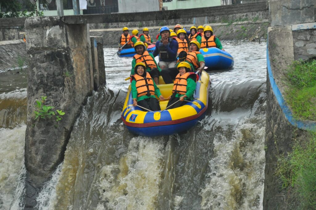 WISATA KASEMBON