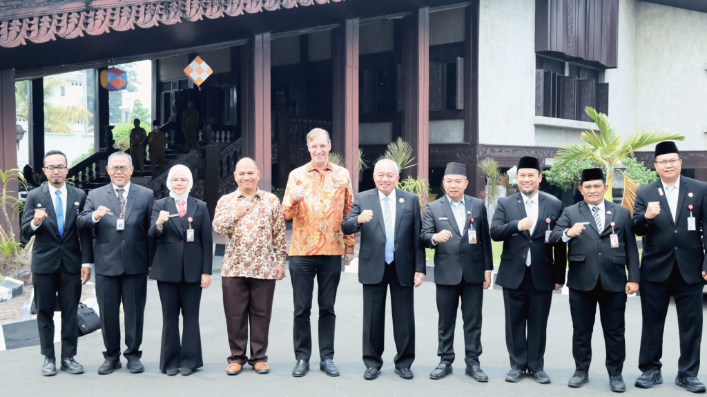 BELANDA KARHUTLA